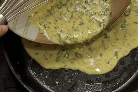 Омлет с сыром и зеленью
