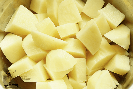 Картофель запеченный в духовке — подробный рецепт приготовления с фото