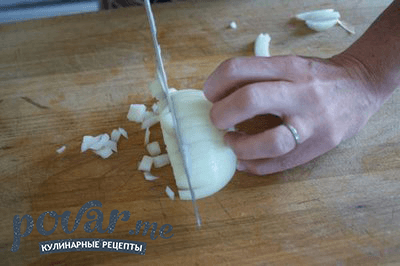 Как резать лук кубиком