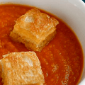 Томатный суп с гренками - рецепт с фото