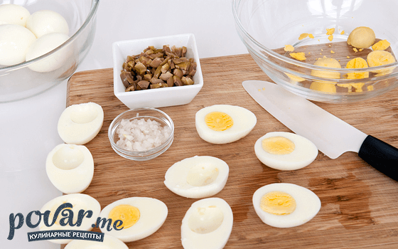 Фаршированные яйца — рецепт приготовления с фото