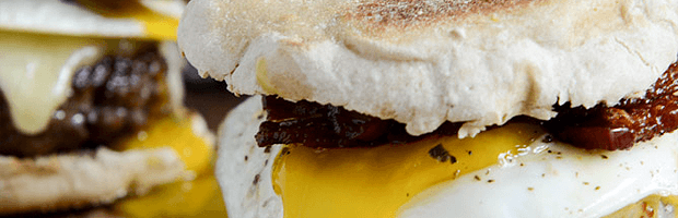 Бургер с яйцом и беконом — подробный рецепт с фото