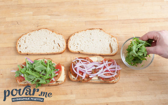 Витаминный сэндвич с томатом