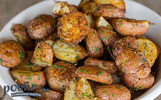 Запеченная картошка с чесноком и зеленью - рецепт приготовления с фото