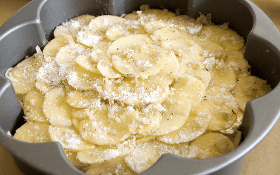 Картофельная запеканка в духовке - рецепт приготовления с фото