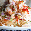 Фунчоза с морепродуктами: рецепт приготовления с фото | Как приготовить салат из фунчозы с крабом